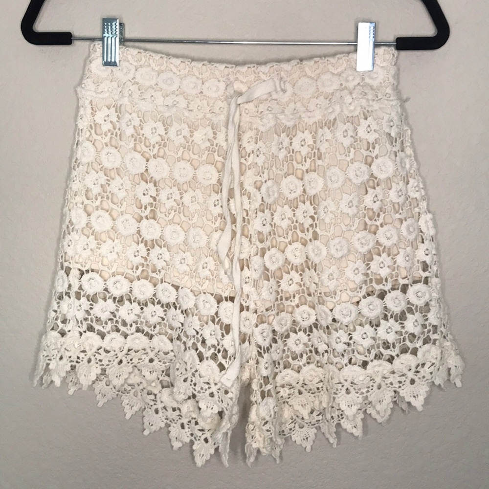 WallFlower Beige  Crochet Lace Shorts Medium